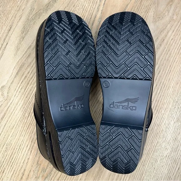 New! Dansko Professional Women’s Black Slip Resistant Clogs Work Size 38 7.5-8 - Picture 9 of 11